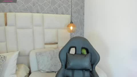 Snapshot of greeta_chars chatting on April 2026 08:47:01 PM GRETA online show from April 2026 08:47:01 PM