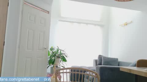 Gretta online show from April 2026 09:28:01 PM