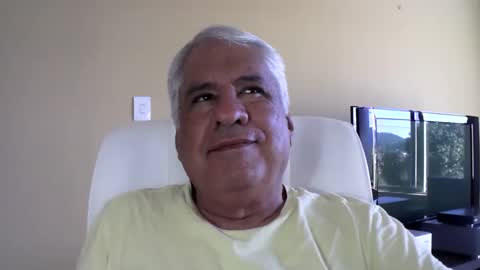 Snapshot of grisa01 chatting on May 2026 12:32:02 PM grisa01 online show from May 2026 12:32:02 PM