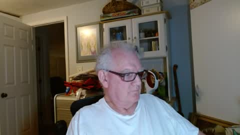 Snapshot of gspotlover1 chatting on June 2026 08:28:01 AM Horny Daddy online show from June 2026 08:28:01 AM