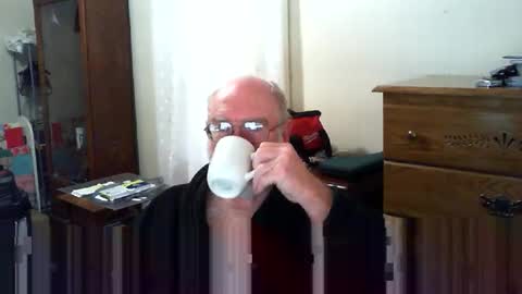 Snapshot of gtnolder60 chatting on January 2026 01:15:02 PM Gary online show from January 2026 01:15:02 PM