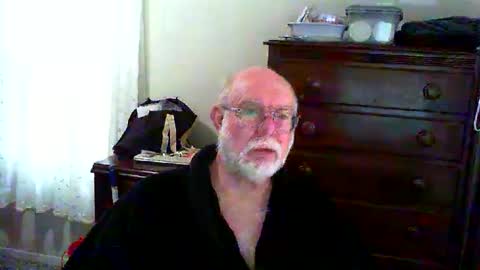 Snapshot of gtnolder60 chatting on April 2026 11:44:02 AM Gary online show from April 2026 11:44:02 AM