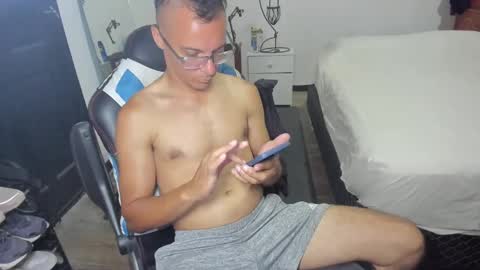 Snapshot of guachin_new chatting on February 2025 04:42:02 AM guachin_new online show from February 2025 04:42:02 AM