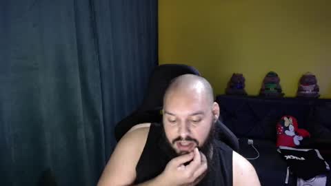 Snapshot of guessswho24 chatting on December 2025 01:01:02 AM Ayan online show from December 2025 01:01:02 AM