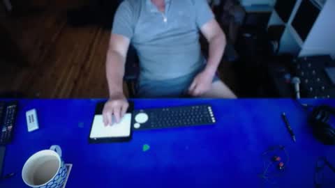 guesswhatigot2 online show from November 2025 03:10:02 AM