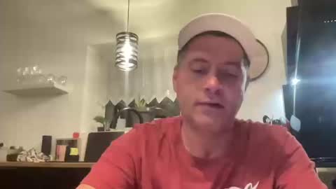 guil0 online show from September 2025 01:41:02 AM