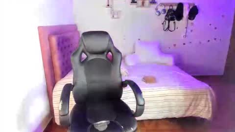 Hello Im Julieta Im 25 years old welcome to my room have fun and be happy. online show from June 2026 01:18:02 AM