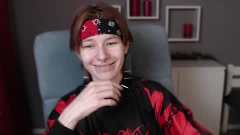 guitarandangell online show from December 2025 06:25:02 PM