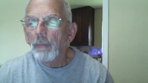Snapshot of gulfcoast1952 chatting on January 2025 06:43:01 PM Roy online show from January 2025 06:43:01 PM
