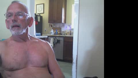 Snapshot of gulfcoast1952 chatting on September 2025 07:03:02 PM Roy online show from September 2025 07:03:02 PM