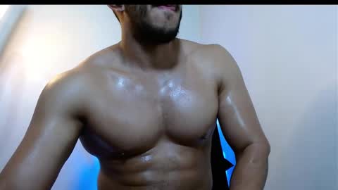 holl latino online show from April 2026 09:15:01 PM