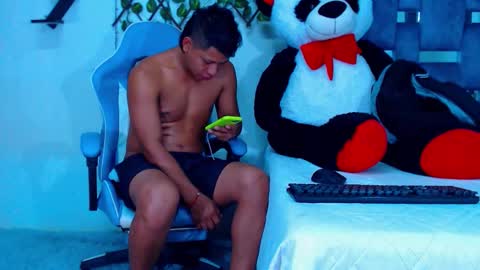 Hakim online show from November 2025 06:08:02 PM