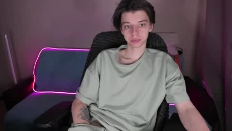 guy_liam1 online show from February 2025 07:33:02 PM