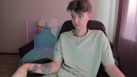 guy_liam1 online show from September 2025 01:47:01 PM