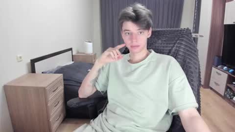 guy_liam1 online show from December 2025 07:32:01 PM