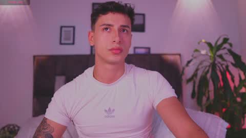 Snapshot of guy_twinks chatting on August 2026 04:37:01 AM Gabriel online show from August 2026 04:37:01 AM