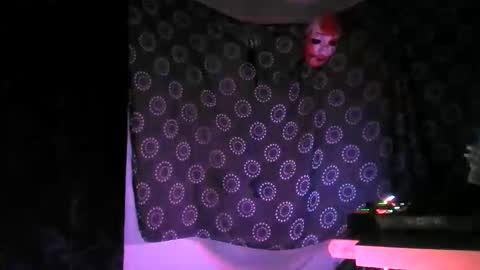 guyst049 online show from October 2025 07:49:01 PM