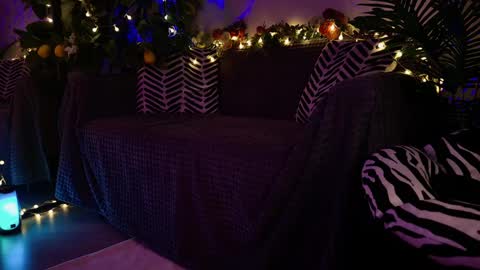 gwenhilton online show from February 2025 08:54:02 AM