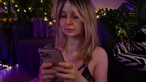 gwenhilton online show from February 2025 09:12:02 AM