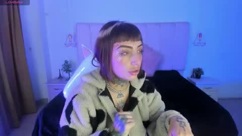 gyal_8_ online show from December 2025 03:37:02 AM