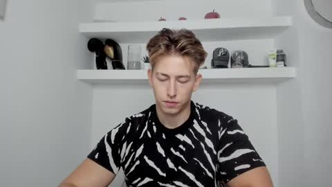 Oliver online show from December 2024 04:29:02 PM