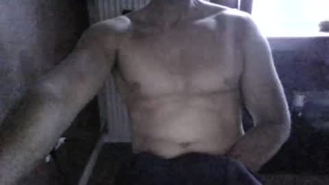 Snapshot of gymxxx_ chatting on April 2026 05:40:02 PM gymxxx_ online show from April 2026 05:40:02 PM