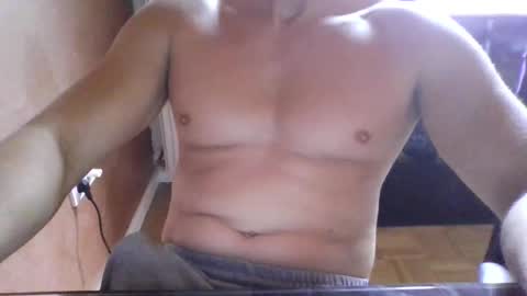 Snapshot of gymxxx_ chatting on May 2026 08:54:01 AM gymxxx_ online show from May 2026 08:54:01 AM