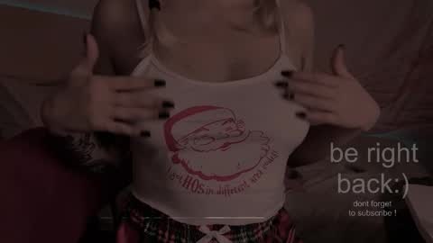 Lana online show from October 2025 09:45:02 PM