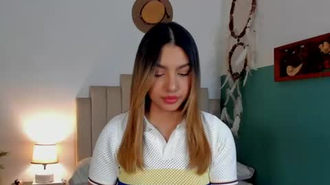 Snapshot of h3y_mia3 chatting on June 2026 03:12:02 AM Paulina online show from June 2026 03:12:02 AM