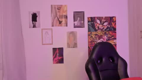 haanna_thompsoon online show from June 2026 02:33:02 AM