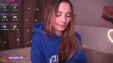 Snapshot of hadleynichols chatting on May 2026 01:23:02 AM Hi Im Rebecca Glad to see you in my room PVT is open online show from May 2026 01:23:02 AM