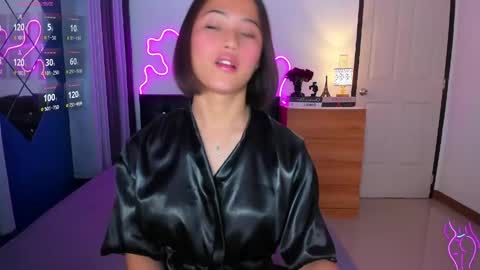 Snapshot of hailee_delevinge chatting on April 2026 11:43:02 PM eurasian girl andrea online show from April 2026 11:43:02 PM