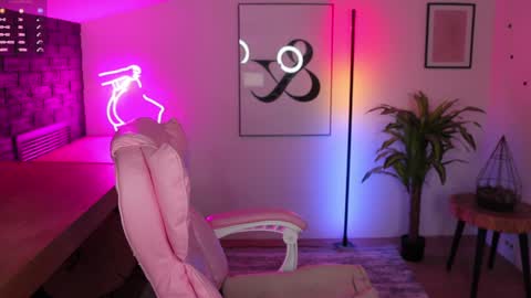 Hailey  Green online show from February 2025 11:00:01 PM