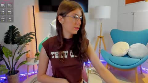 Snapshot of hailey__green chatting on April 2026 09:01:02 PM Hailey Green online show from April 2026 09:01:02 PM