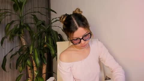 Snapshot of hailey_firee chatting on November 2025 01:49:01 AM Hailey online show from November 2025 01:49:01 AM