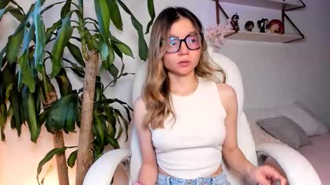 Snapshot of hailey_firee chatting on January 2026 10:48:02 PM Hailey online show from January 2026 10:48:02 PM