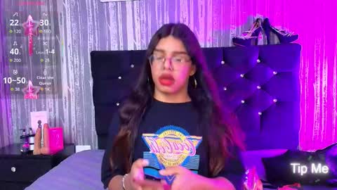 hailey_johnsonn online show from October 2025 01:23:04 PM