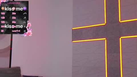 HaileyPeach online show from December 2025 06:36:01 PM