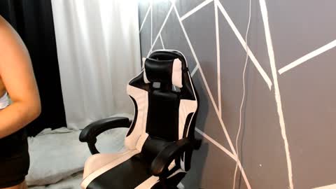 Snapshot of hailey_west01 chatting on December 2024 02:59:01 PM hailey online show from December 2024 02:59:01 PM