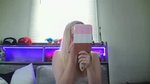 Hailey and d online show from December 2024 08:11:01 PM