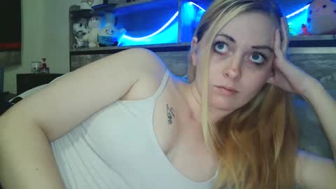 Hailey and d online show from February 2025 11:54:02 PM