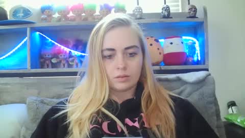 Hailey and d online show from February 2025 09:30:01 PM