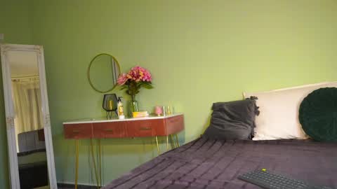 Hailey online show from February 2025 04:24:02 AM