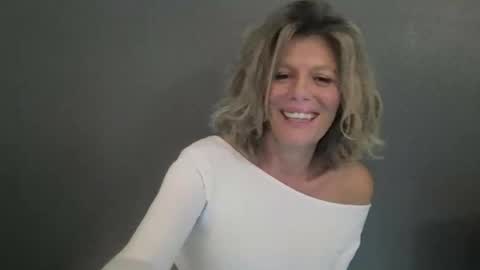 Hailey online show from April 2026 06:42:01 PM