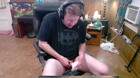 Snapshot of hairyoldperv chatting on October 2025 05:16:01 AM Justin online show from October 2025 05:16:01 AM