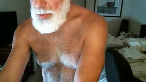 Snapshot of hairypecsguy chatting on June 2026 06:36:02 AM Hairy pecs online show from June 2026 06:36:02 AM