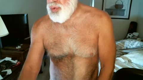 Snapshot of hairypecsguy chatting on June 2026 02:29:01 PM Hairy pecs online show from June 2026 02:29:01 PM