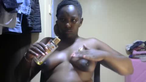 hairypussybigassy001 online show from January 2025 01:09:01 PM