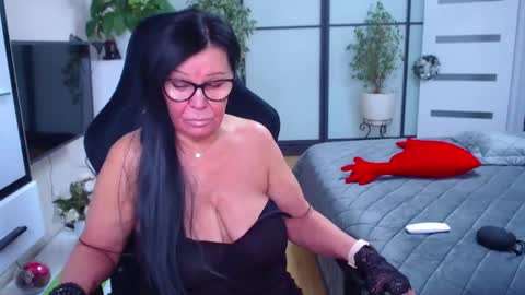 Snapshot of hairypussygranny chatting on January 2025 12:18:01 PM Monika online show from January 2025 12:18:01 PM