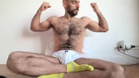 Snapshot of hairysexymanfr chatting on July 2026 05:43:02 AM Hairy sexy man online show from July 2026 05:43:02 AM